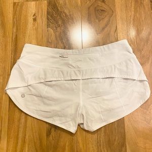 lululemon shorts 2.5’
